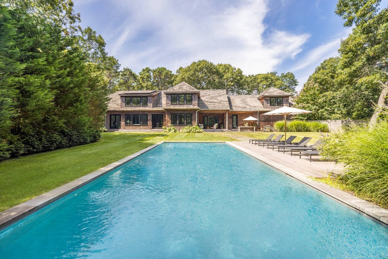 1 Country Ln