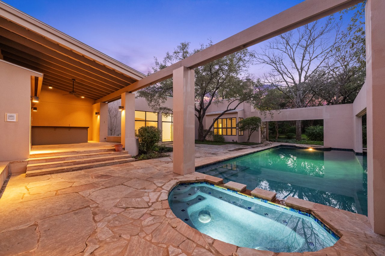 One of a Kind in West Lake Hills