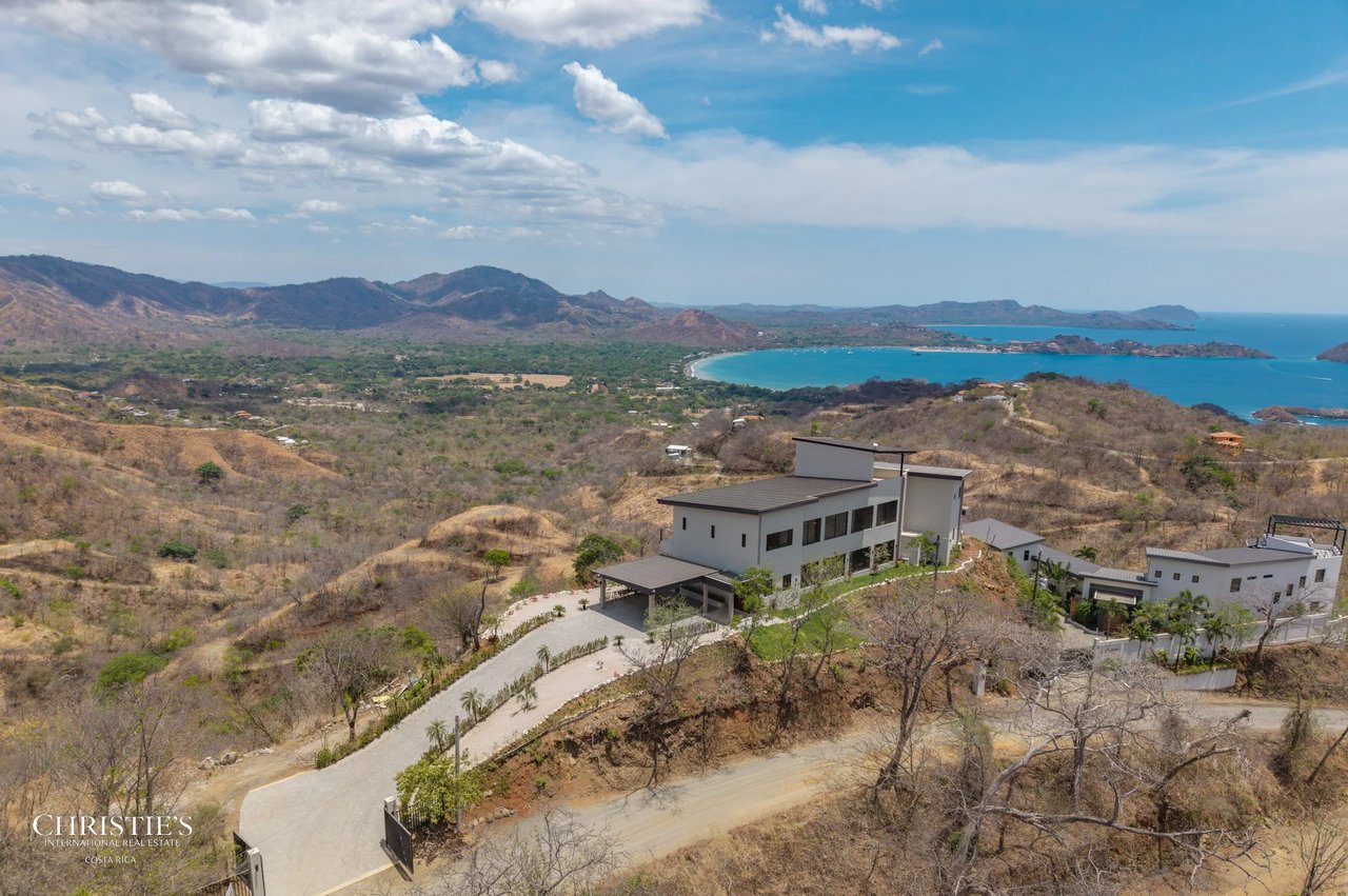 Casa Vista Escondida