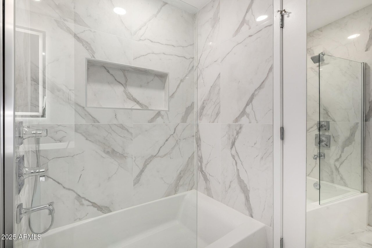 7161 E Rancho Vista Dr #4007