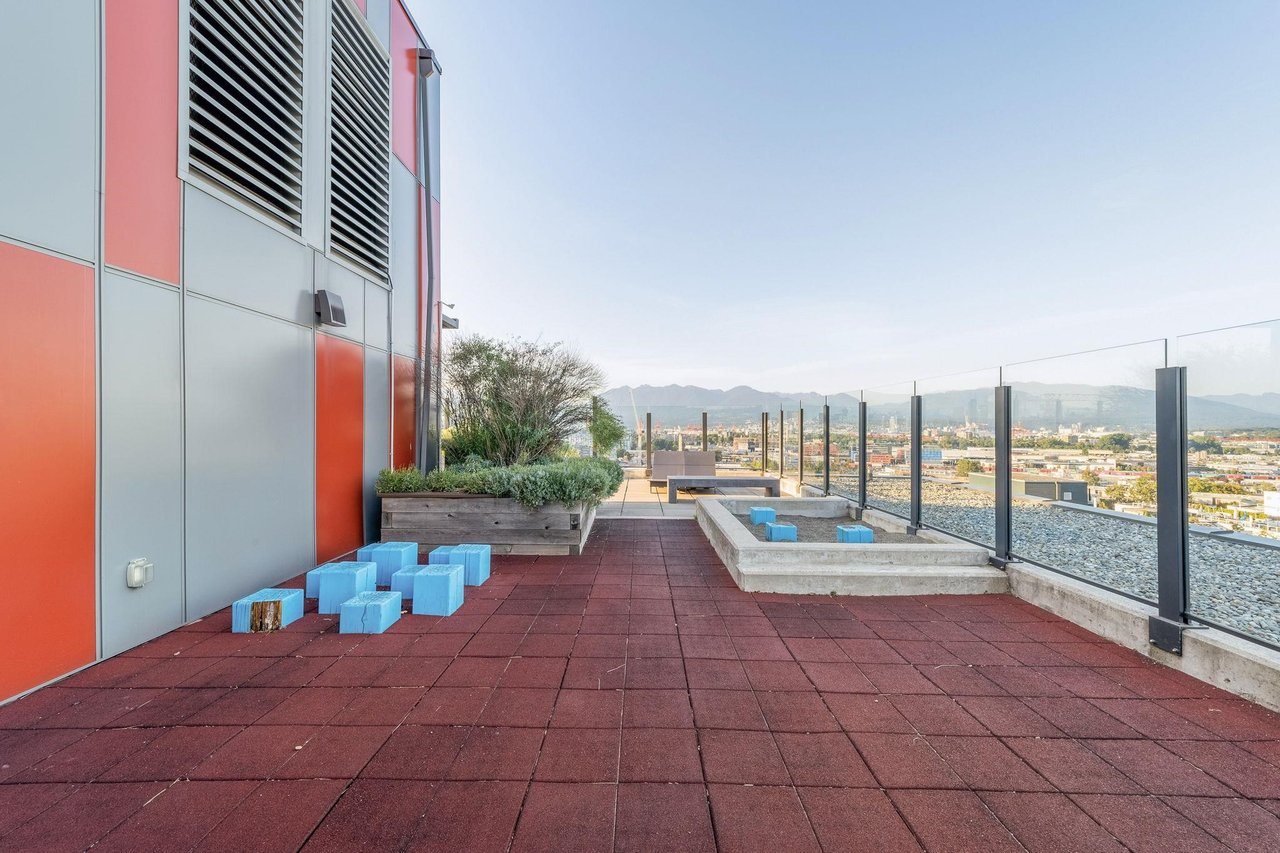 209 E 7th Ave, #302