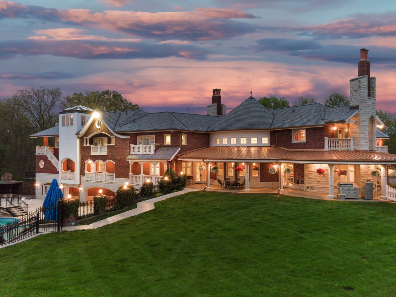 7 Hillside Court