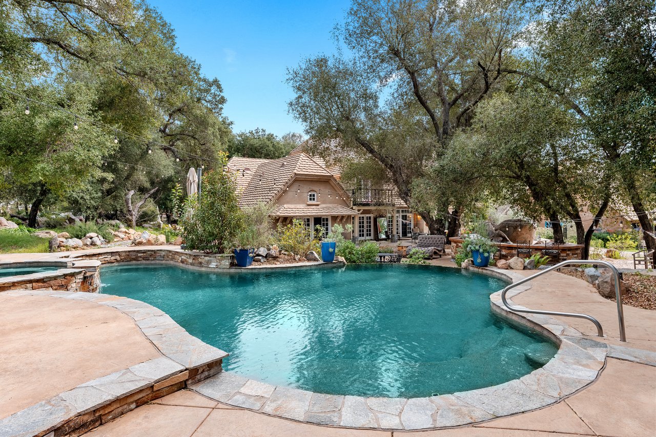 39455 Avenida La Cresta
