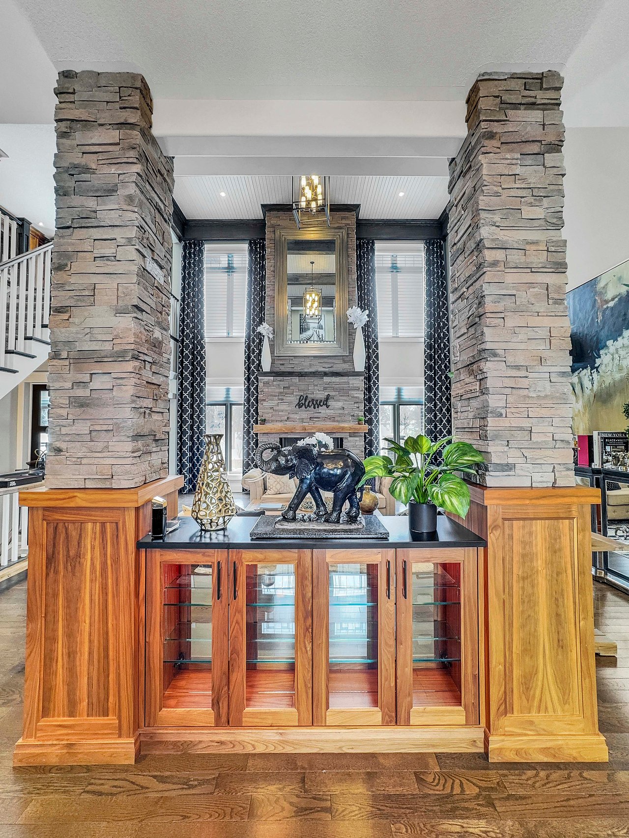 16 Westlake Blvd