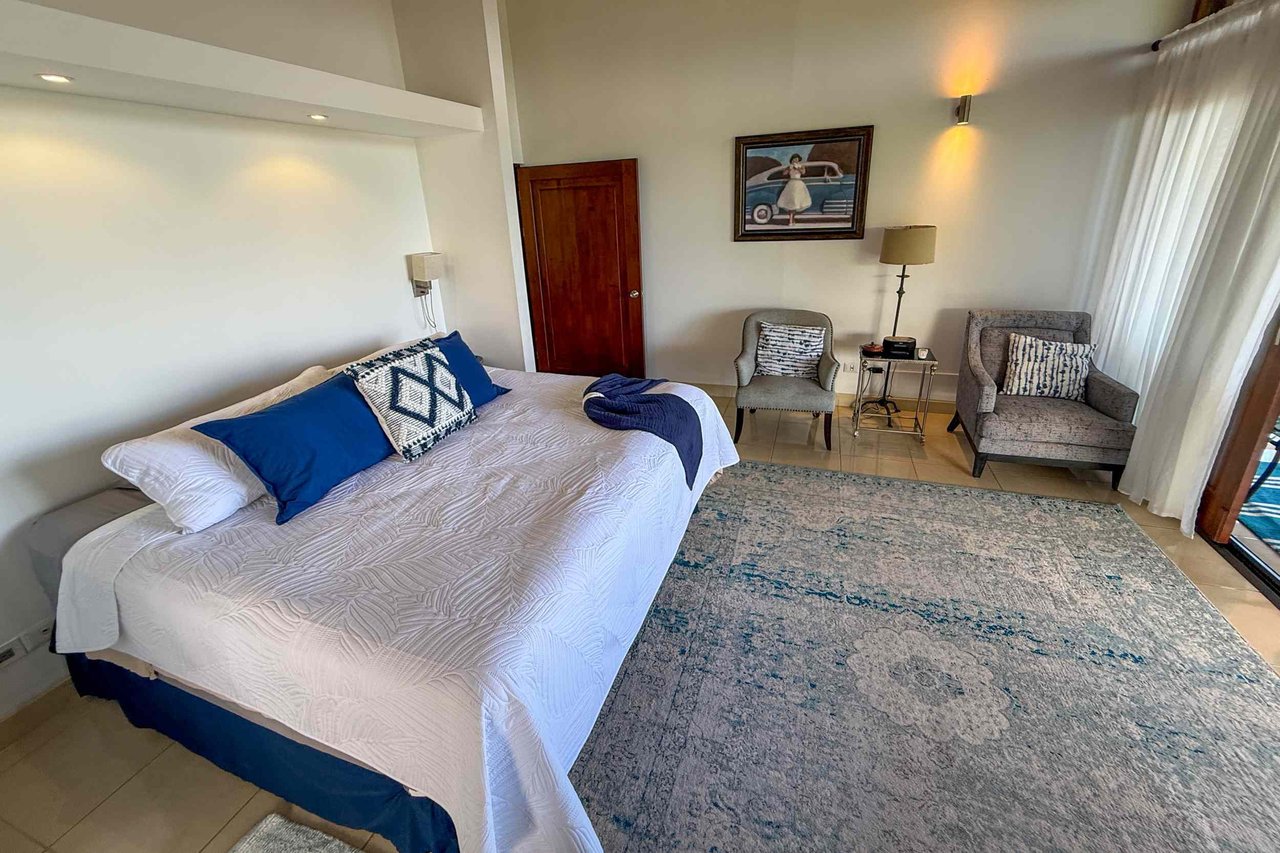 Panoramic Ocean View 4-Bedroom Home with Big Pool & Ample Space to Entertain in Ojochal Costa Rica