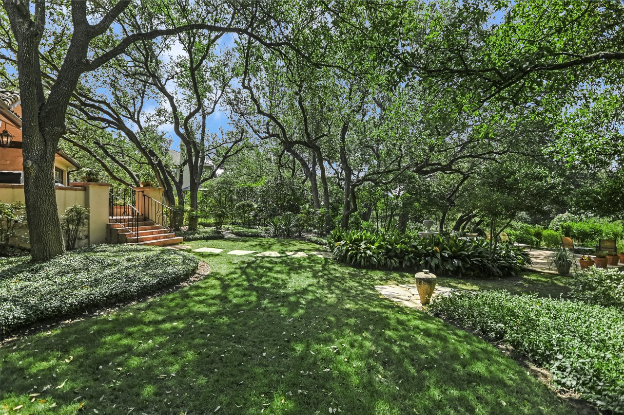 8705 Mendocino Dr