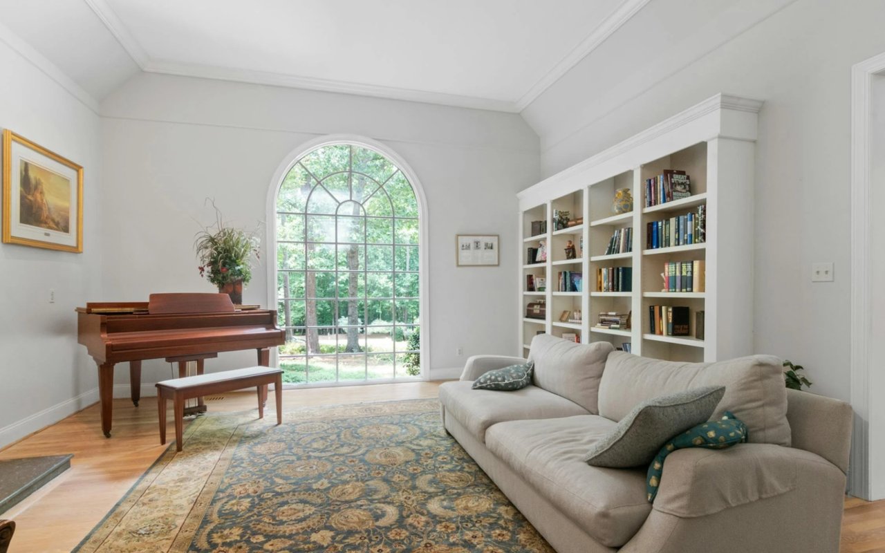 When is the Best Time to Sell a House? cover