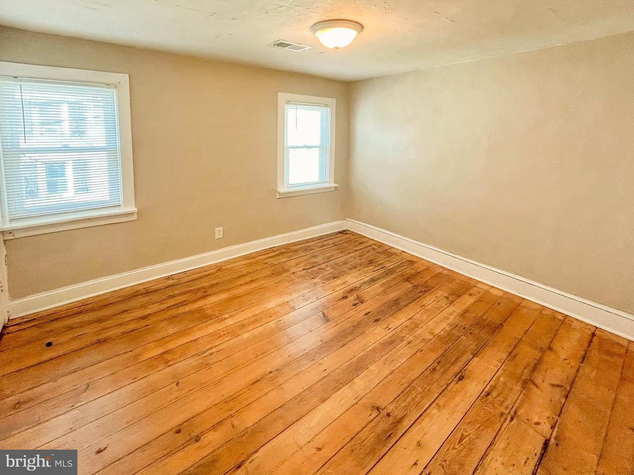 220 Saint Marys St, Phoenixville, PA 19460	