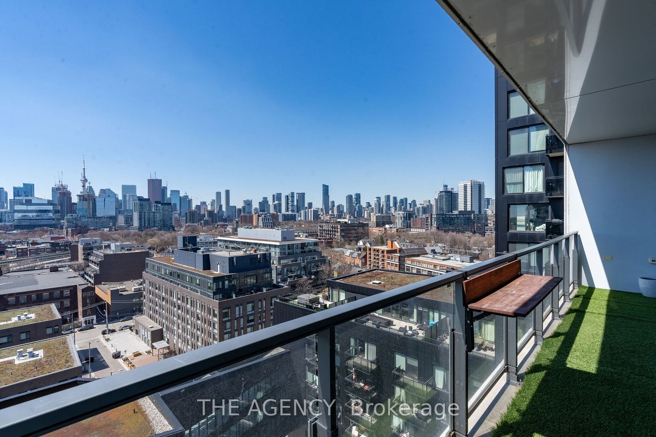 PENTHOUSE LIVING IN CORKTOWN