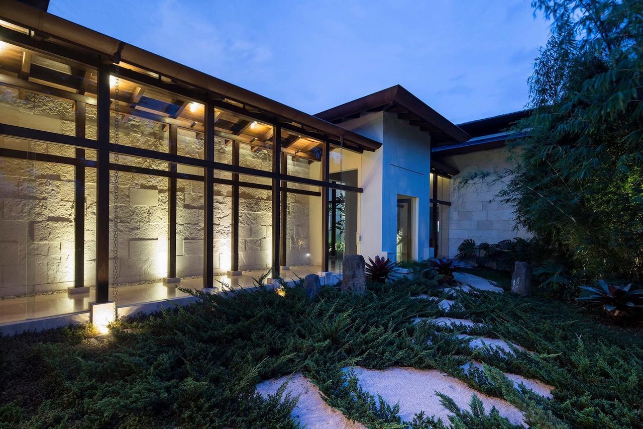 Tropical Single Story Estate, Santa Ana, San Jose