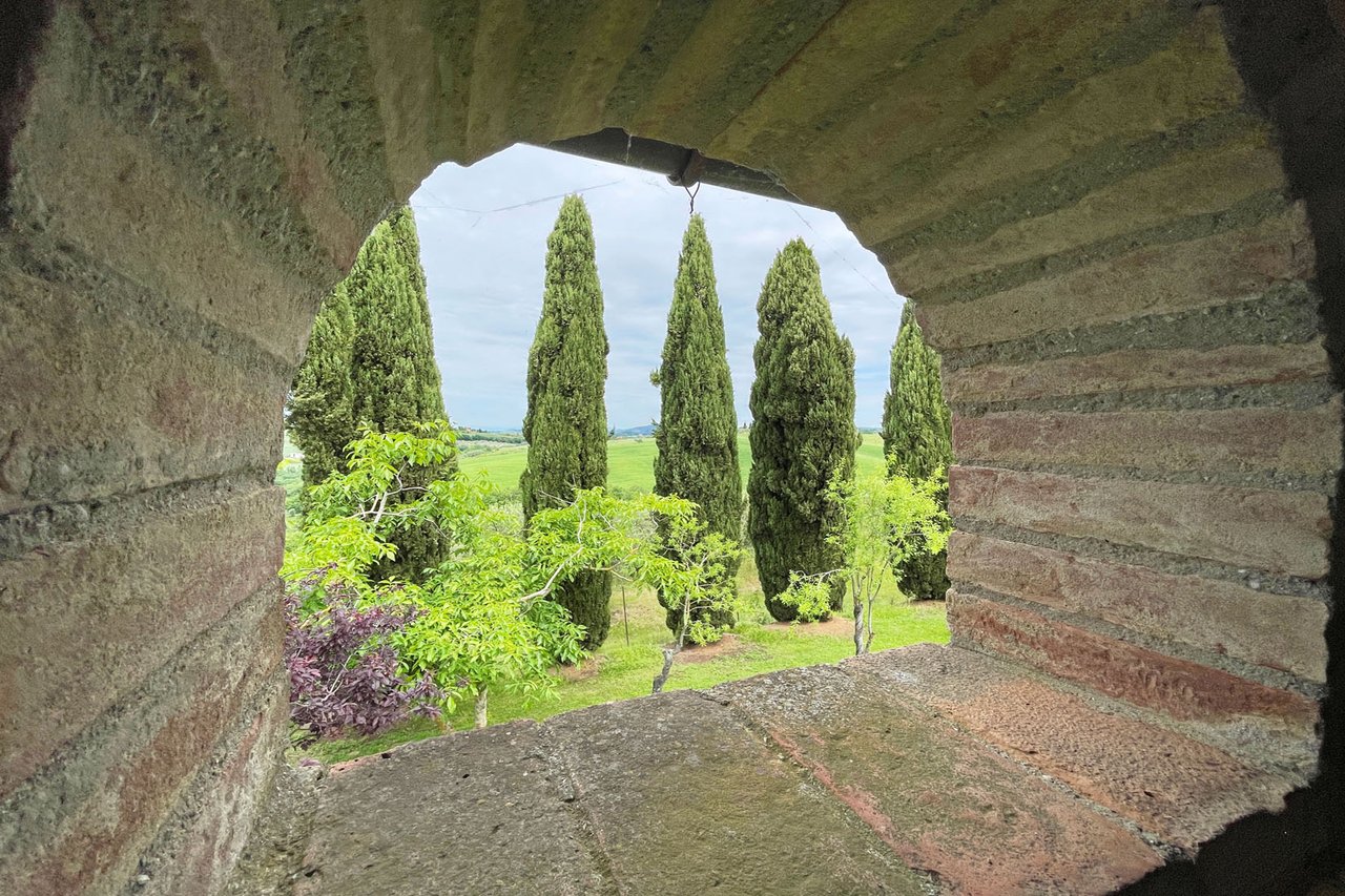 UNA FINESTRA SU PIENZA