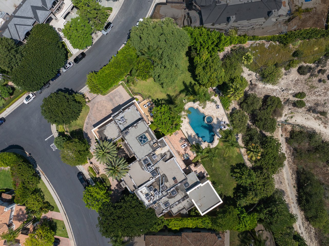 3364 Clerendon Rd, Beverly Hills 