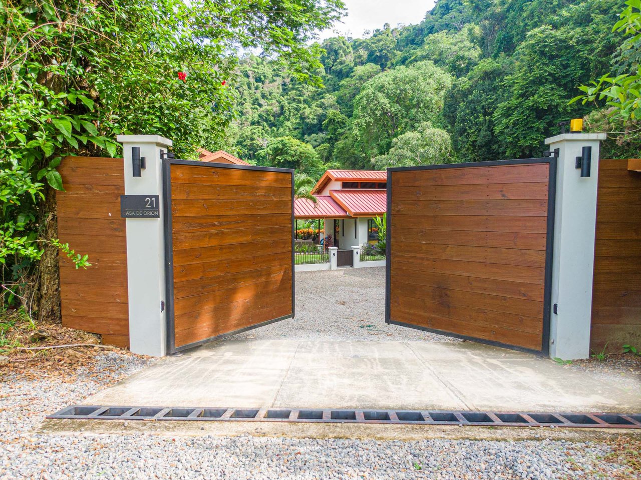 Luxury 3-Bedroom Waterfall-View Home