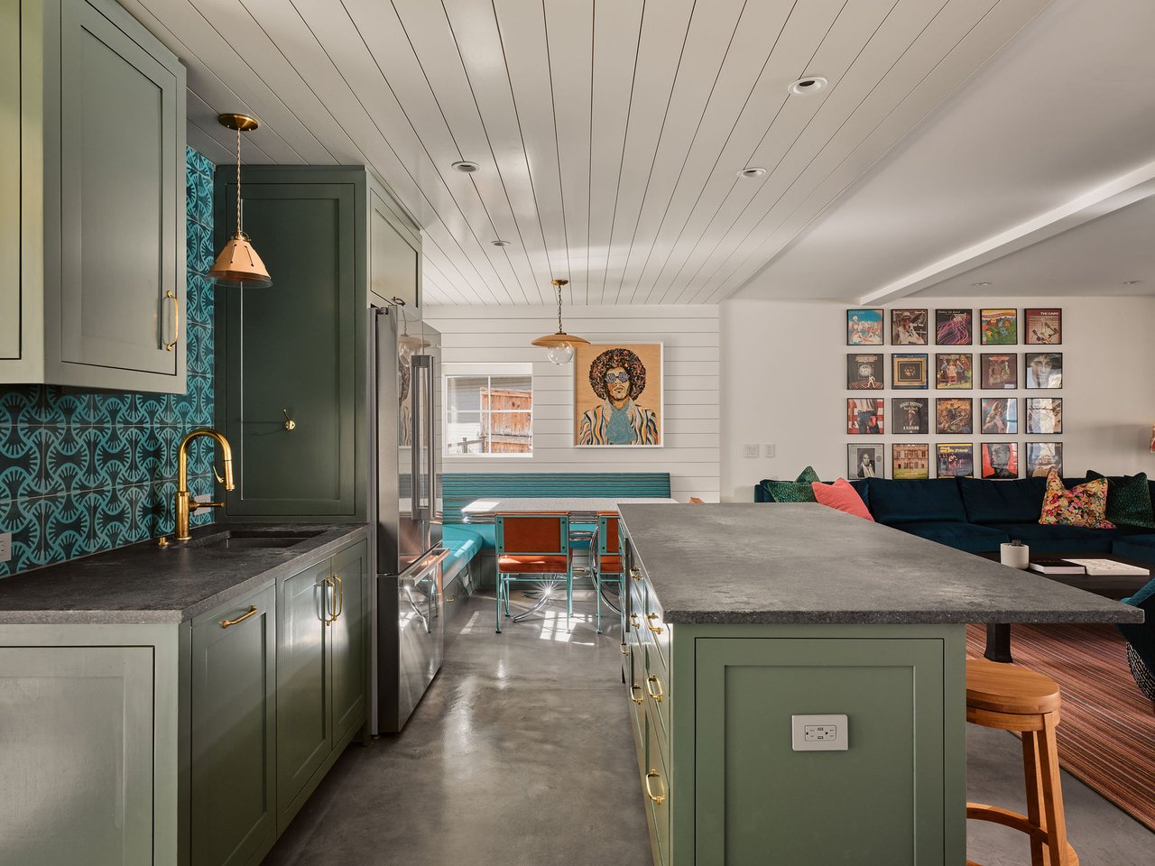 3016 Edgewater Drive