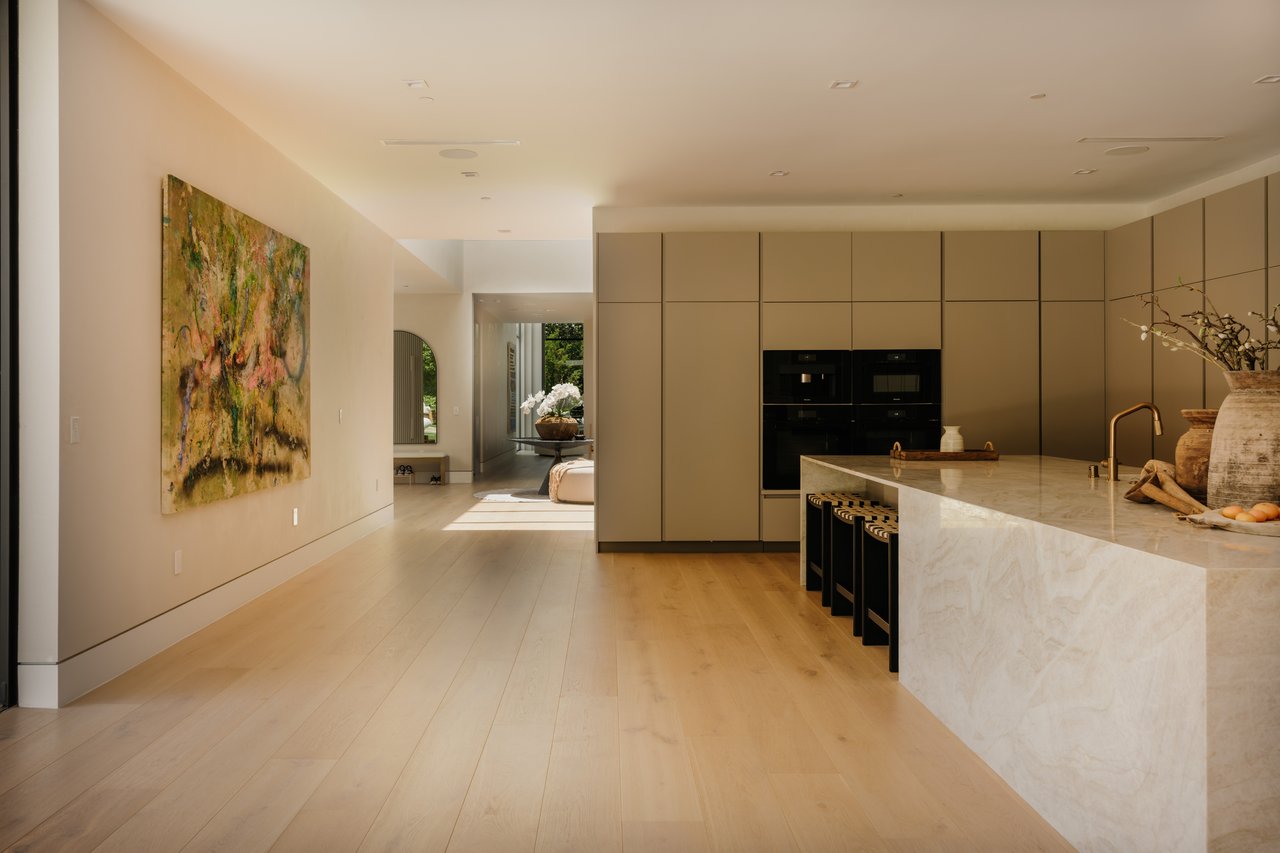 260 S Canyon View Dr