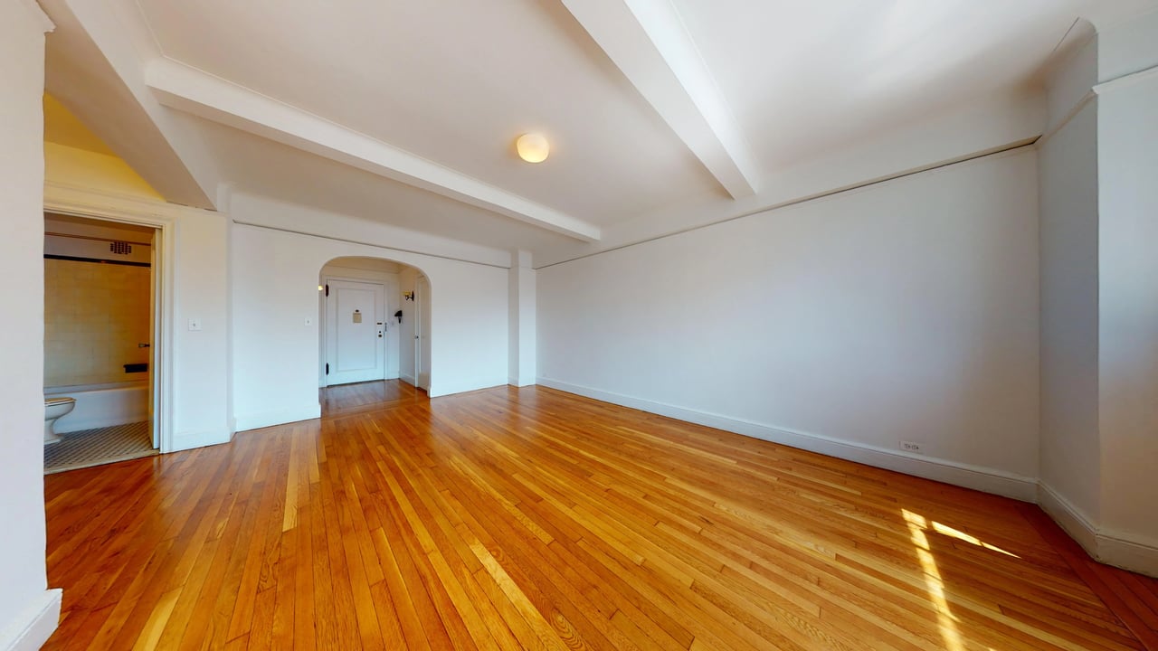 1 Christopher St, #8D