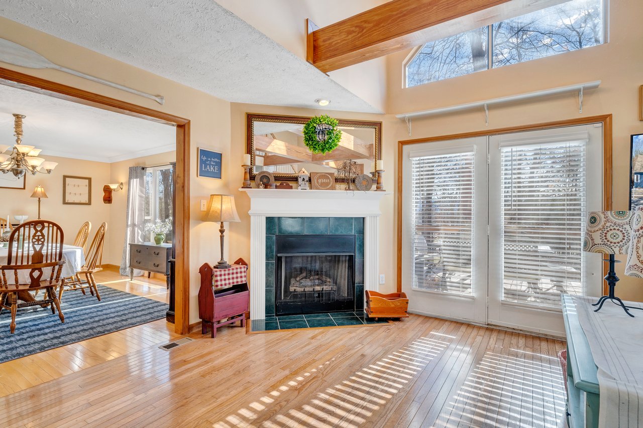 100 Sandpiper DR