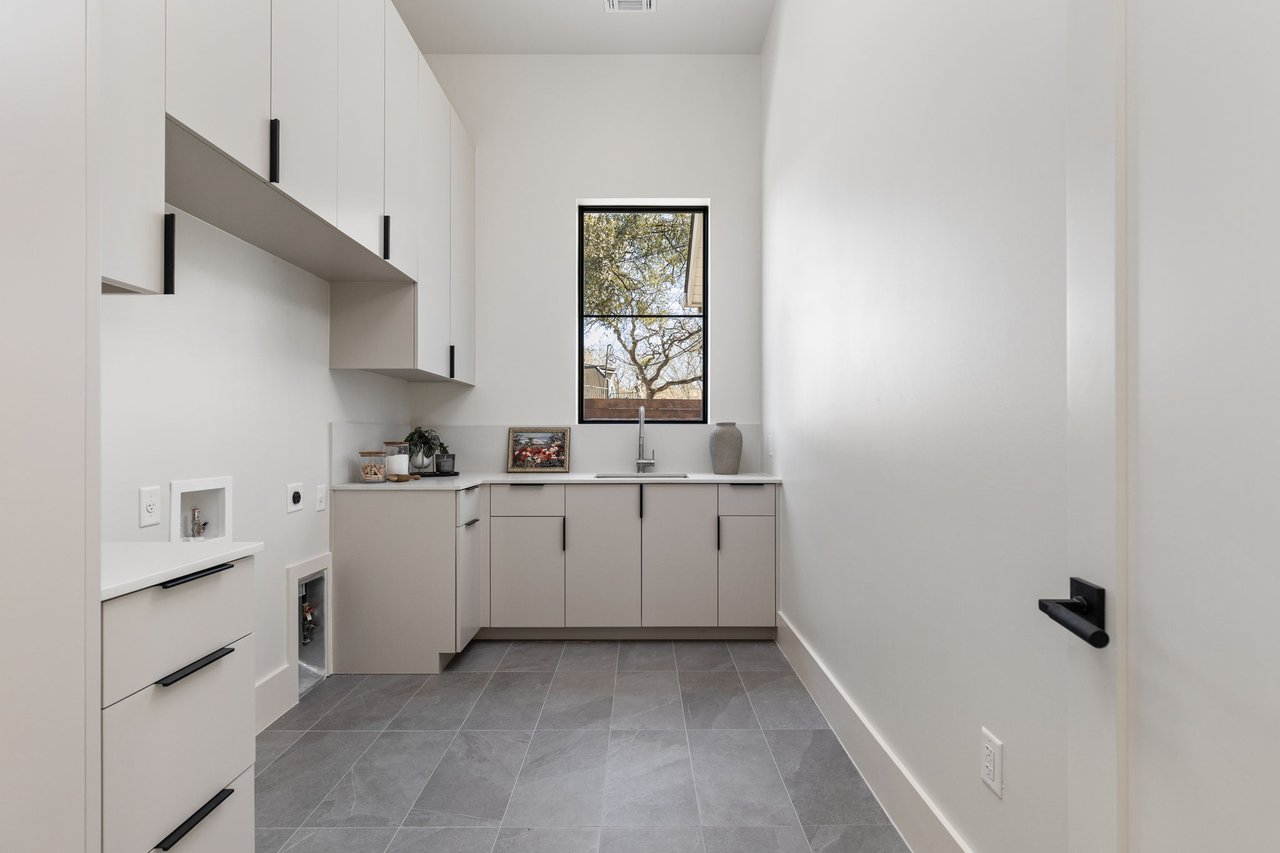 Forest Hills Residence