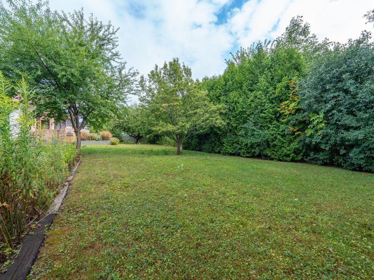 101 Leyburn Ave