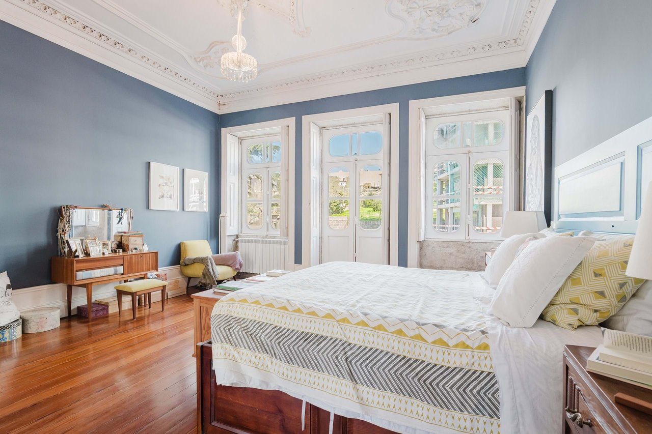 Beautifully Restored Townhouse Property with license for Short-Term rental in Bonfim, Porto