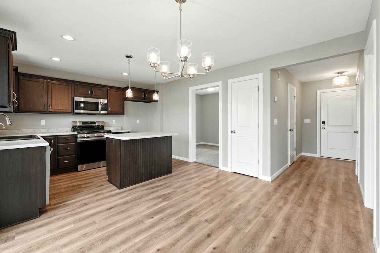 885 Zenos Blvd