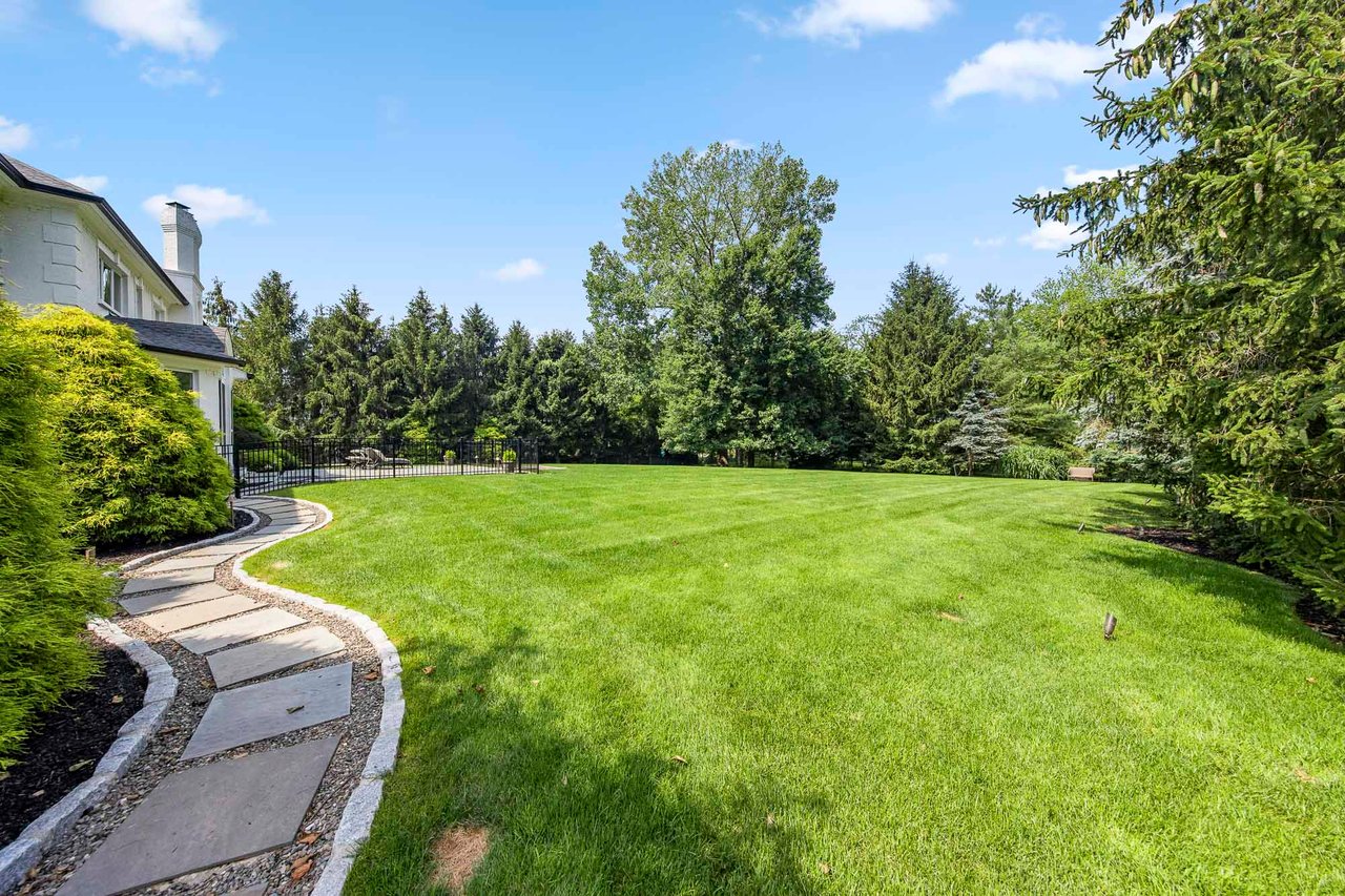 85 Sherwood Rd