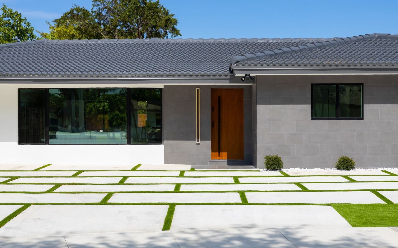 Don M. Dickensons Addition