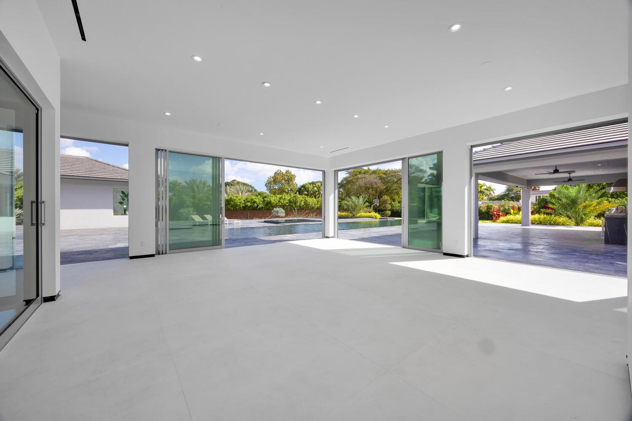 Your Private Resort - Everyday Of The Week