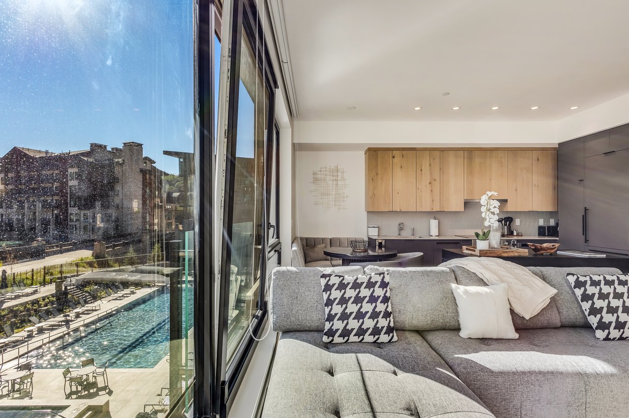 Electric Pass Lodge Gem