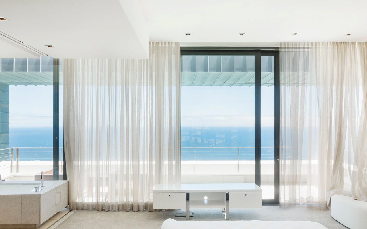 Boyne Stroll the Streets, Yankee Station