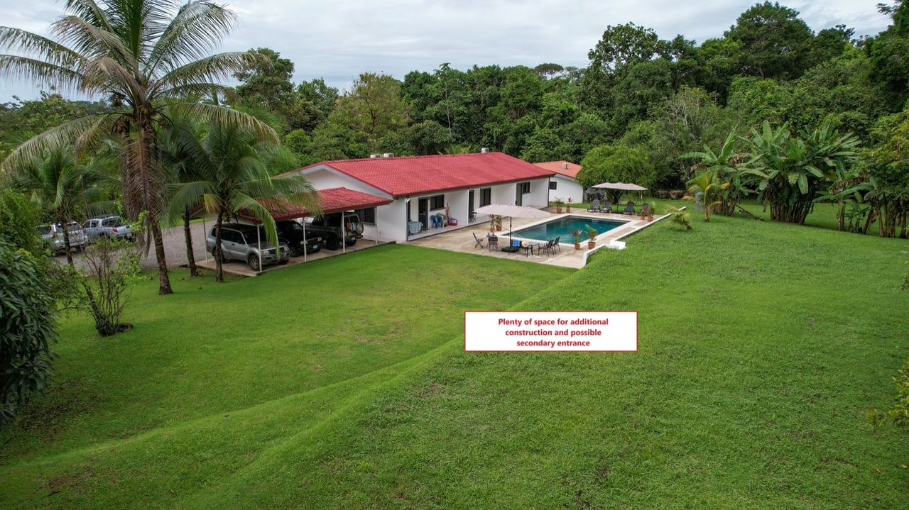 Versatile Multi-Unit Property with Income and Expansion Potential