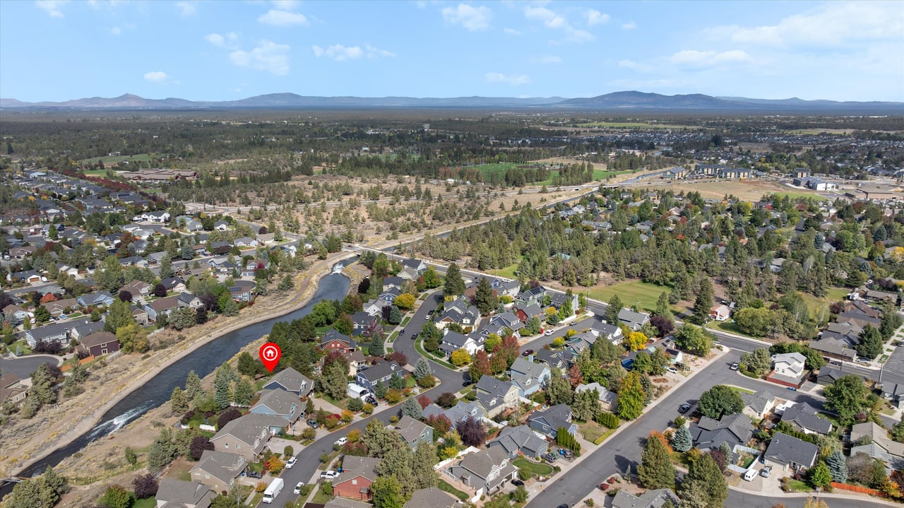2048 NE Cradle Mountain Way