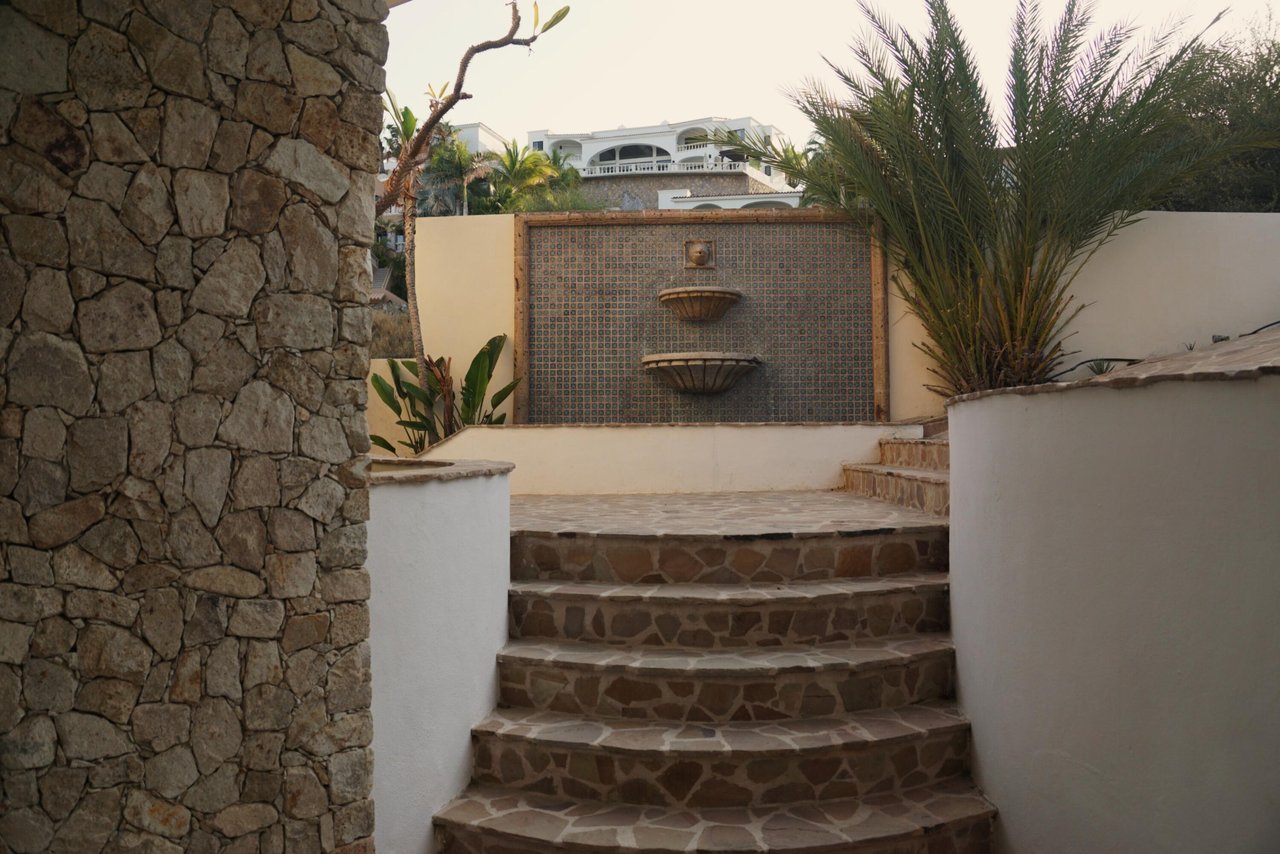 Calle Tiburon, Hacienda Palmilla San Jose Corridor