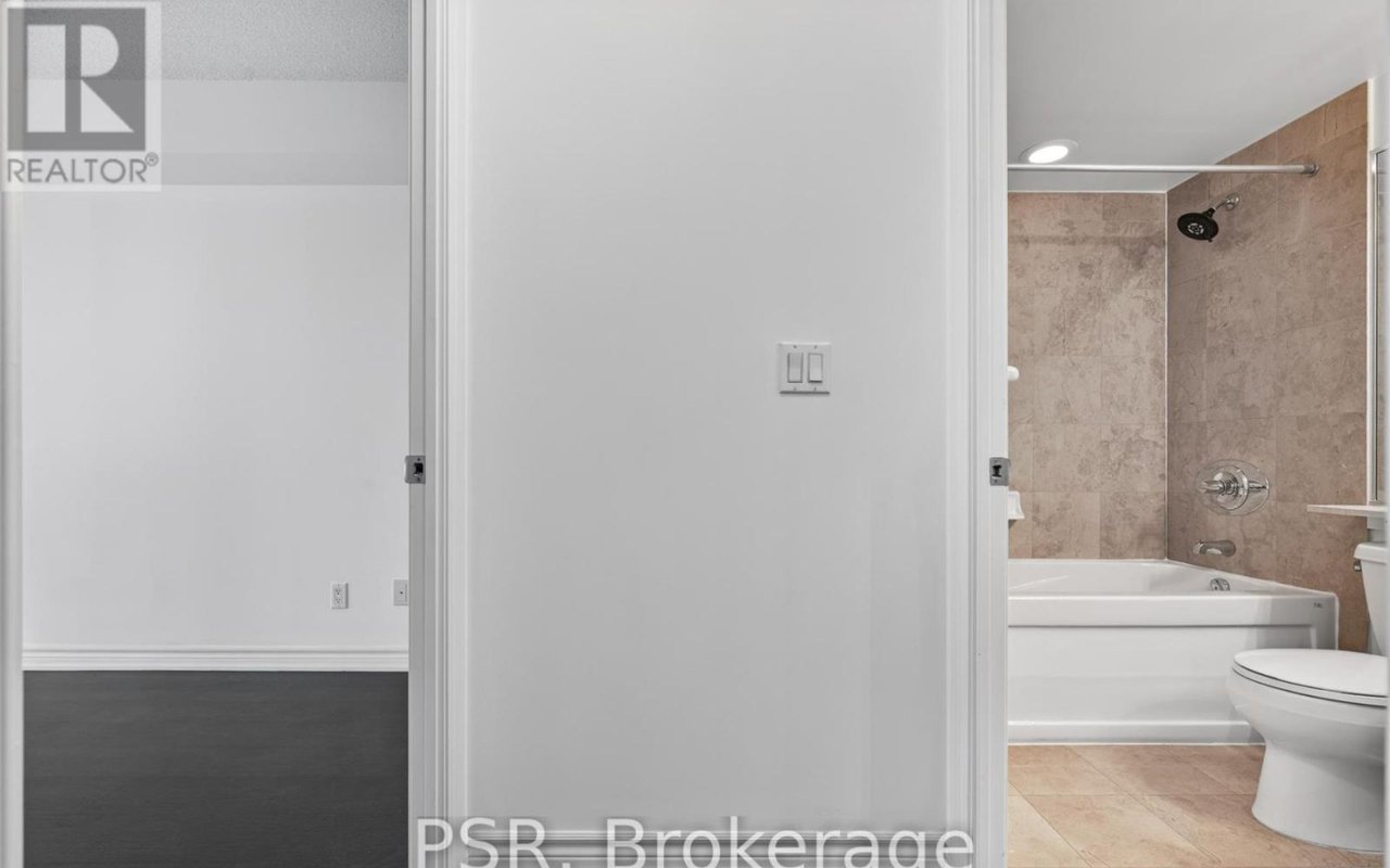 2414 - 761 Bay St