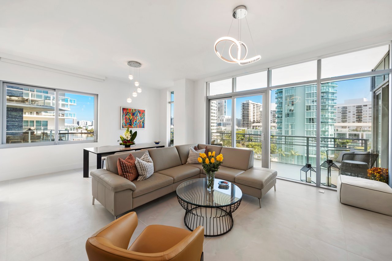 Aqua Gorlin Residence 703
