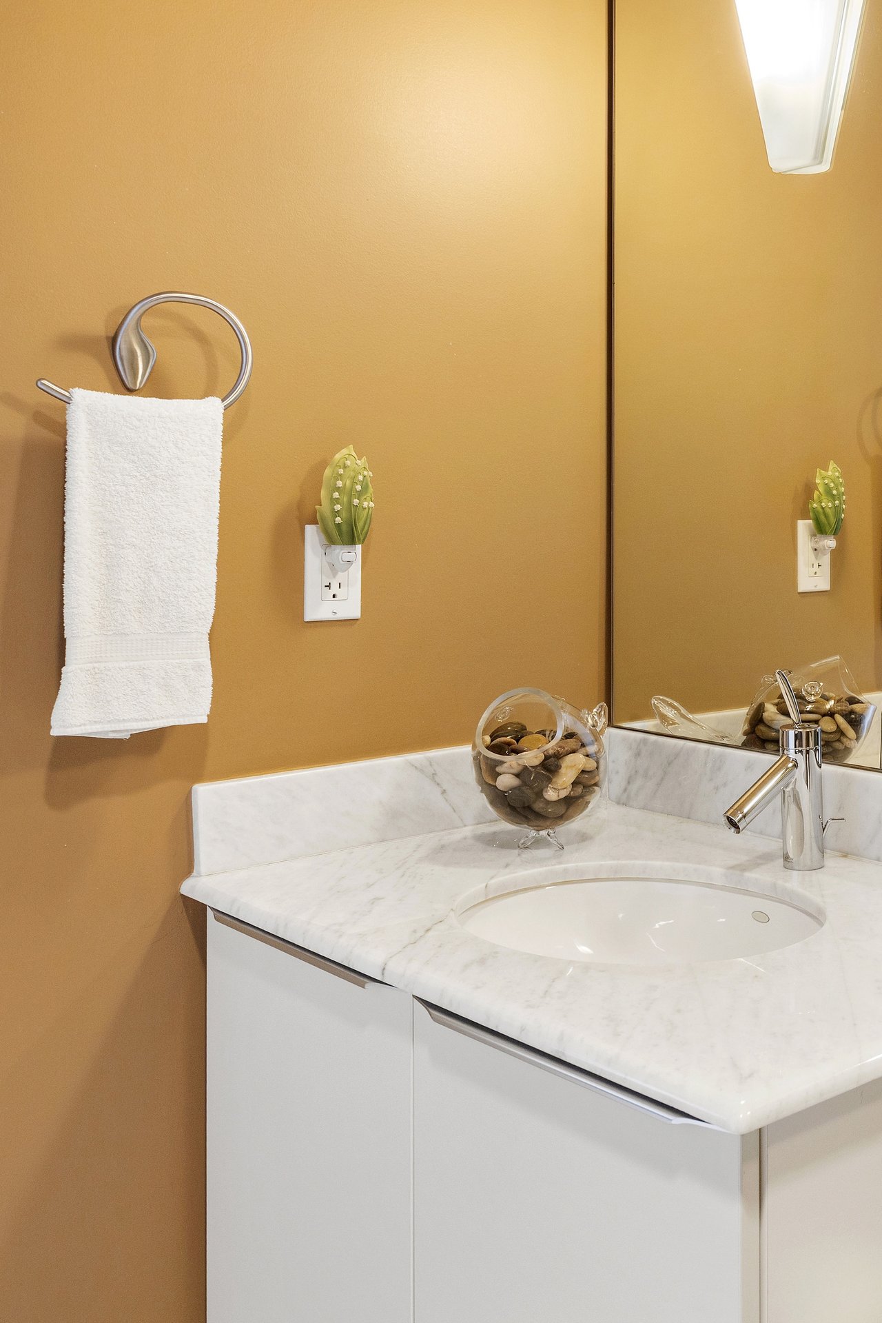 Elevated Corner with Downtown/Bay Views