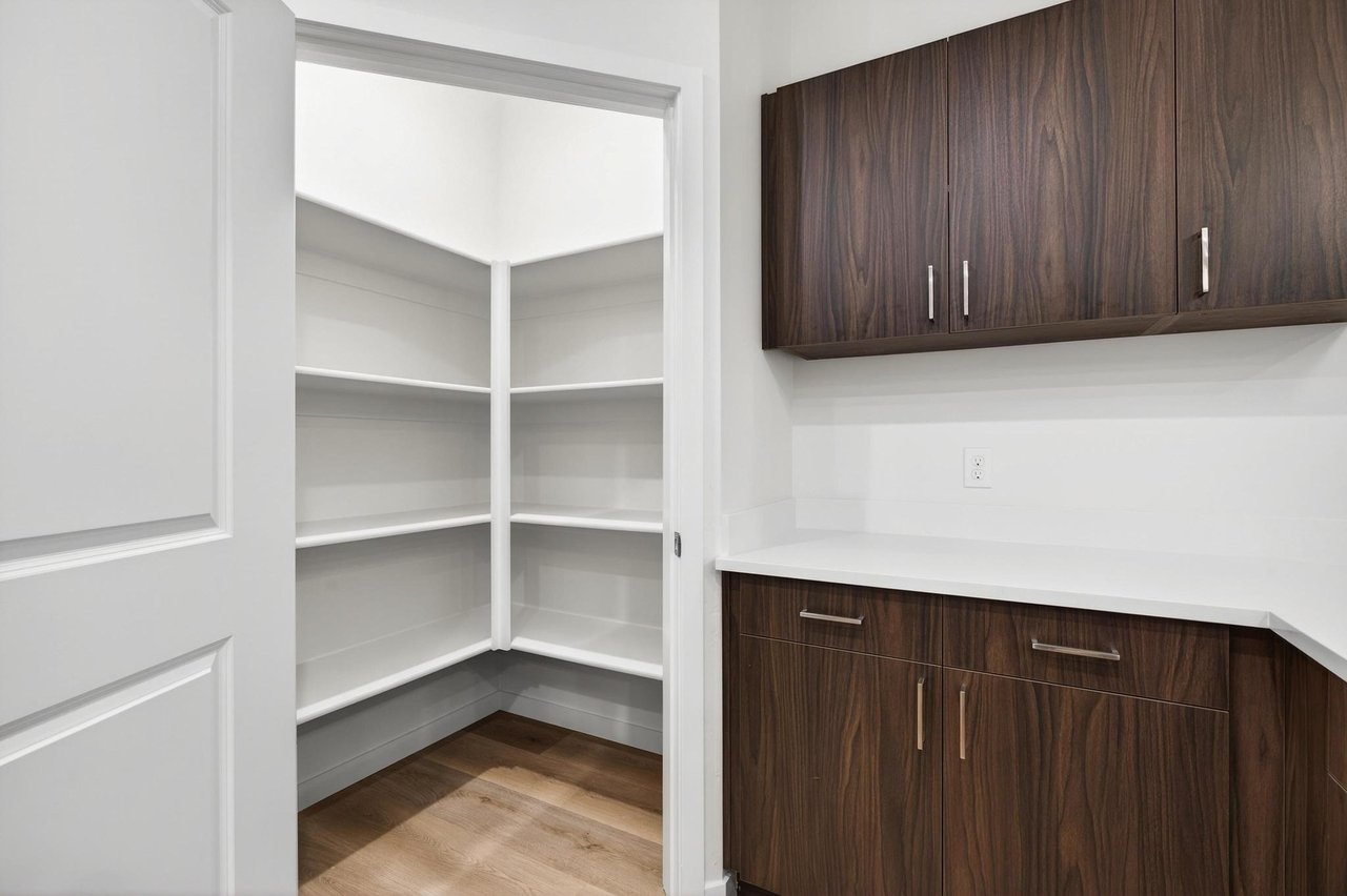 983 W State St C-203