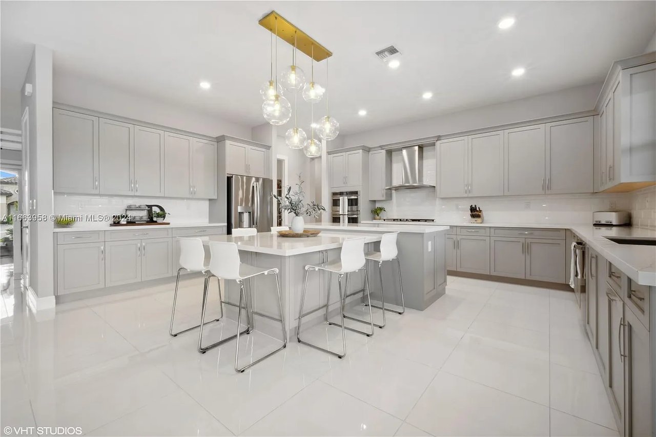 12025 Lake Trail Ln