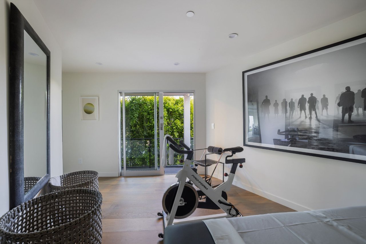 9270 Kinglet Dr, Hollywood Hills