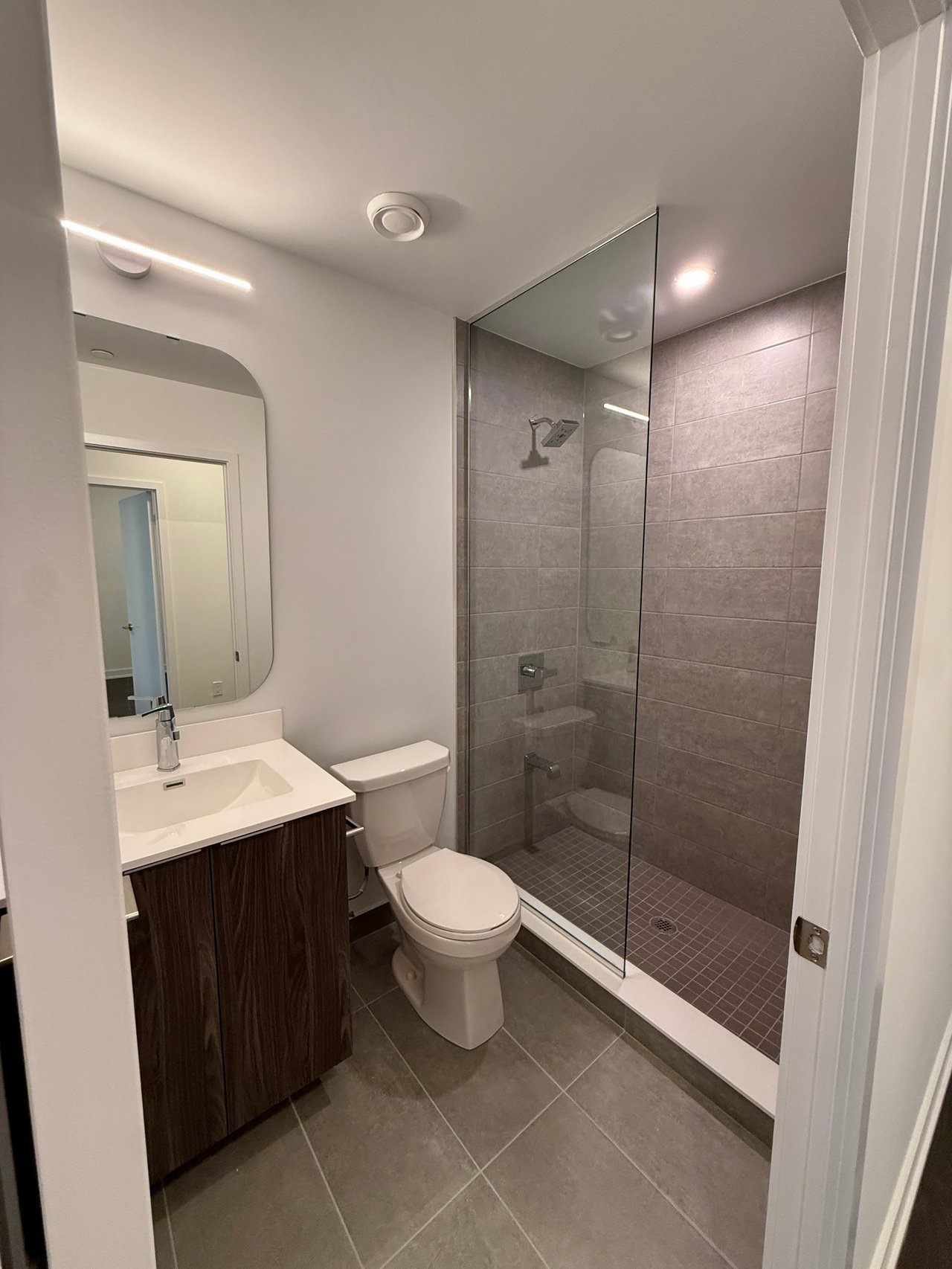 15 Richardson Street Unit: 825