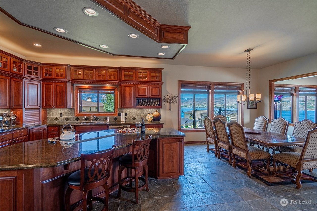 270 Bene Vista Ln