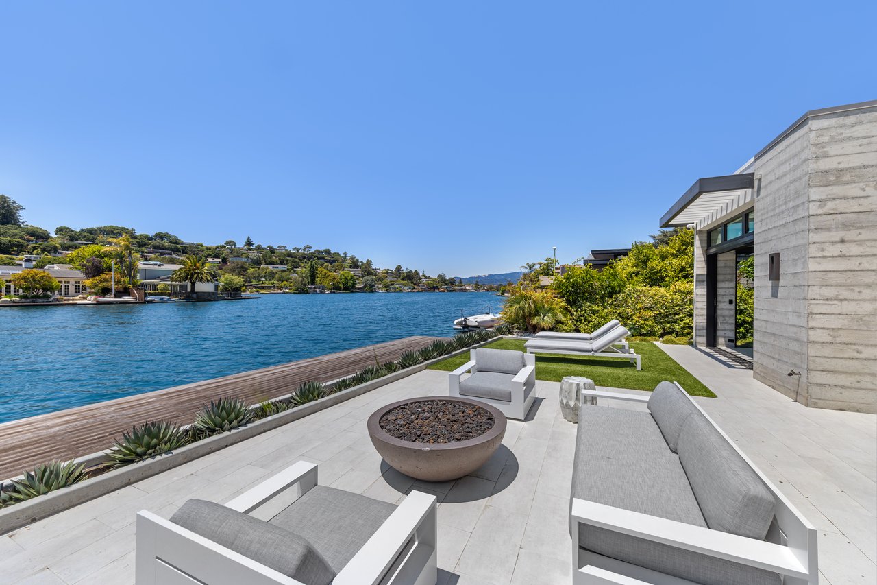 Contemporary Retreat on the Belvedere Lagoon