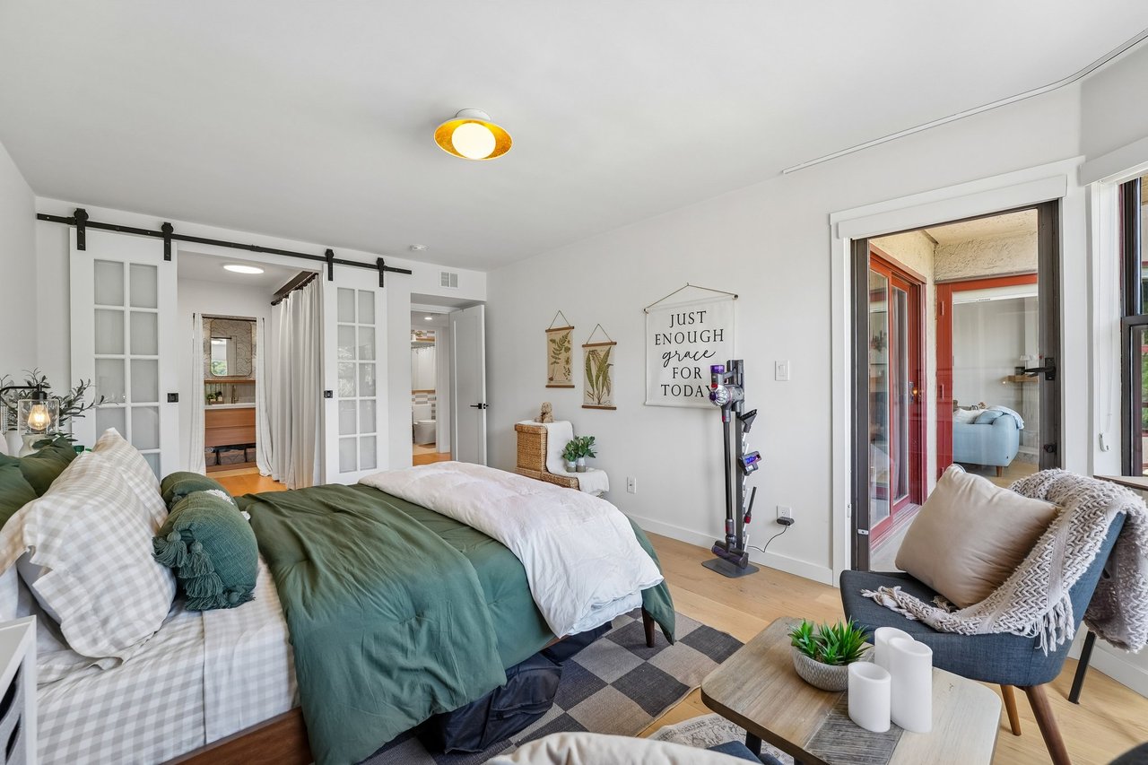 875 La Playa St