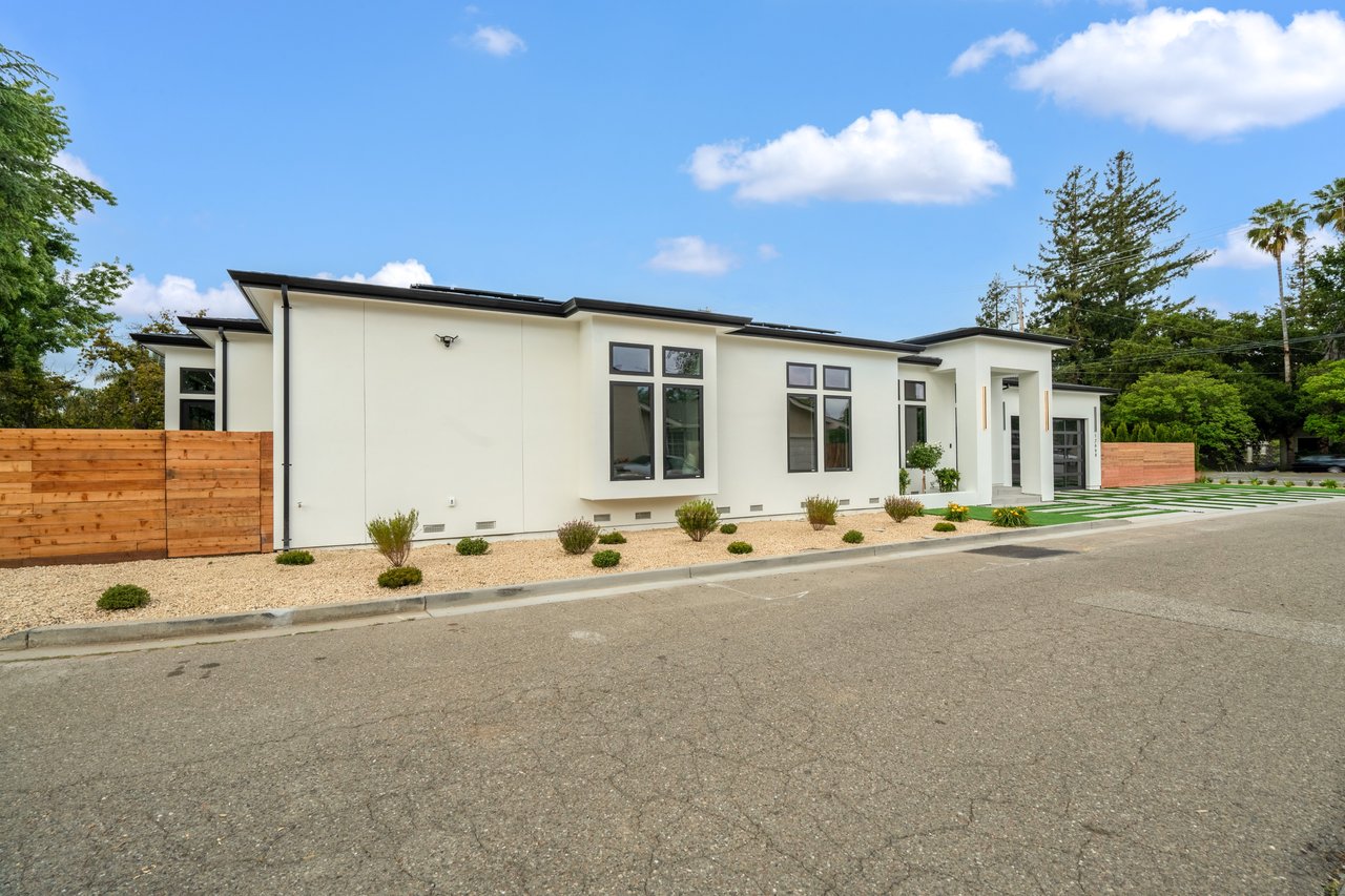 Sun Valley Court