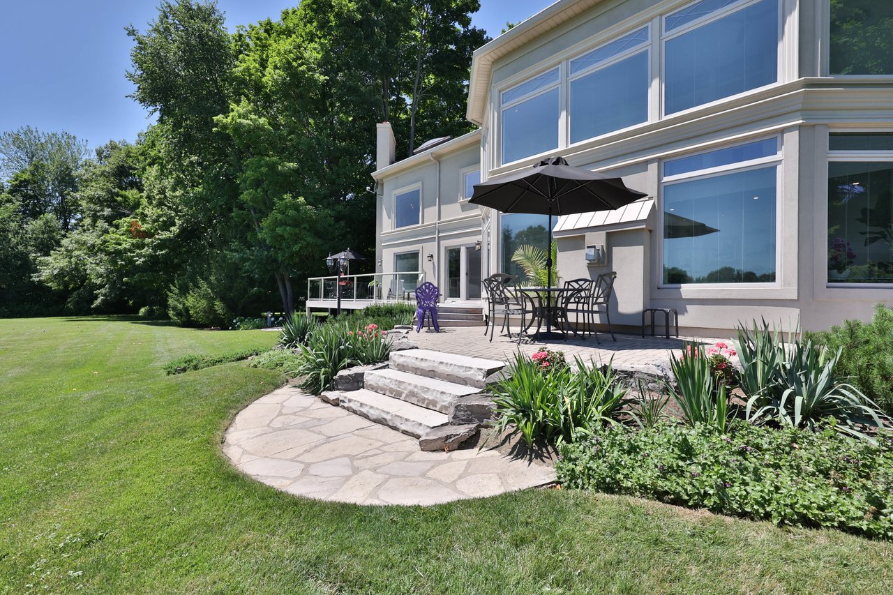 1270 1 Side Road, Burlington