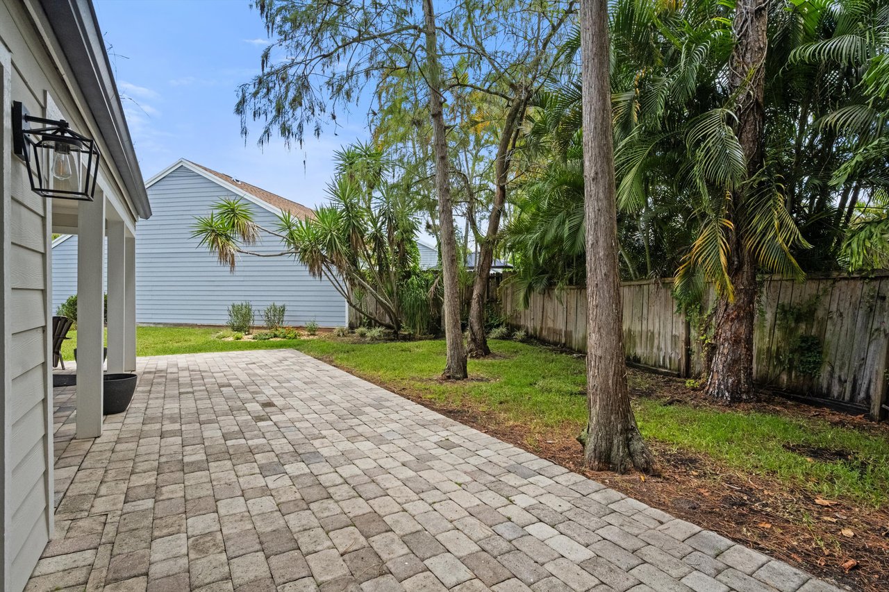 476 Goldenwood Way