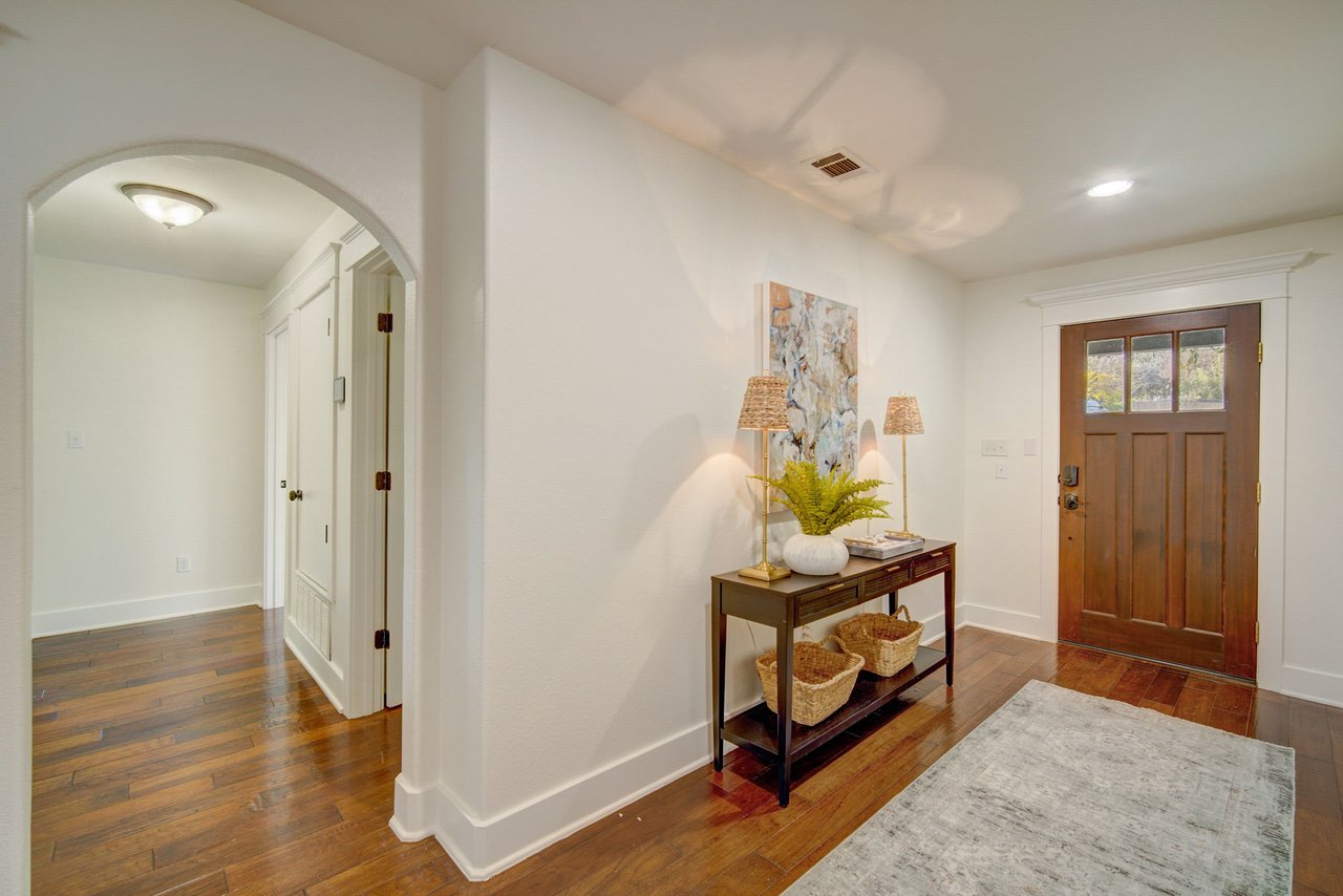 1411 Burford Pl