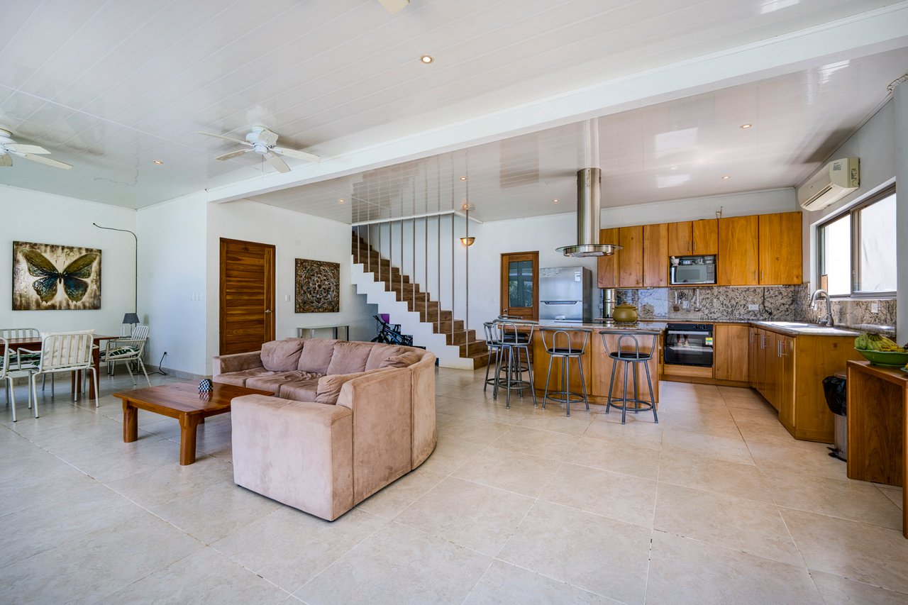 12.25 ACRES – 3 Bedroom 2 Story Ocean View Home 10 Min To The Beach!!!