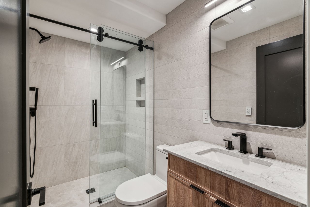 342 S Hicks St, Philadelphia, PA 19102