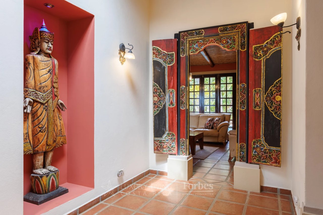 20875 - Villa Plumeria: Atenas, 3.8 Ha with Pool, Coffee Plantation & Views